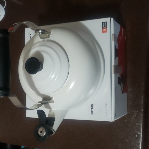 Le Creuset Other - Le Creuset Kettle.  Colour Cotton White. Brand new.  Never Used. 1.6L 2.7 Qt.